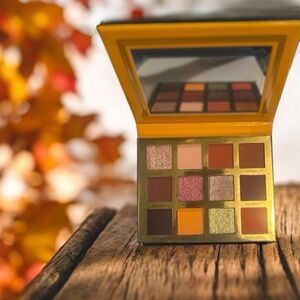 🍁 Ace Beaute Falling For You Eyeshadow Palette